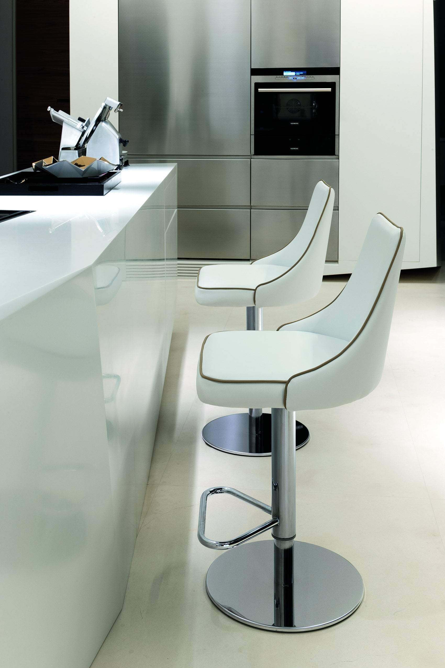 Bontempi Clara Swivel Bar Stool